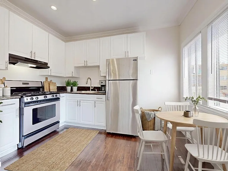Heliotrope Drive Apartments — Photo 9