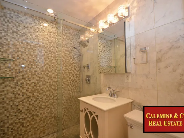 1087 Shore Parkway image 11 of 13