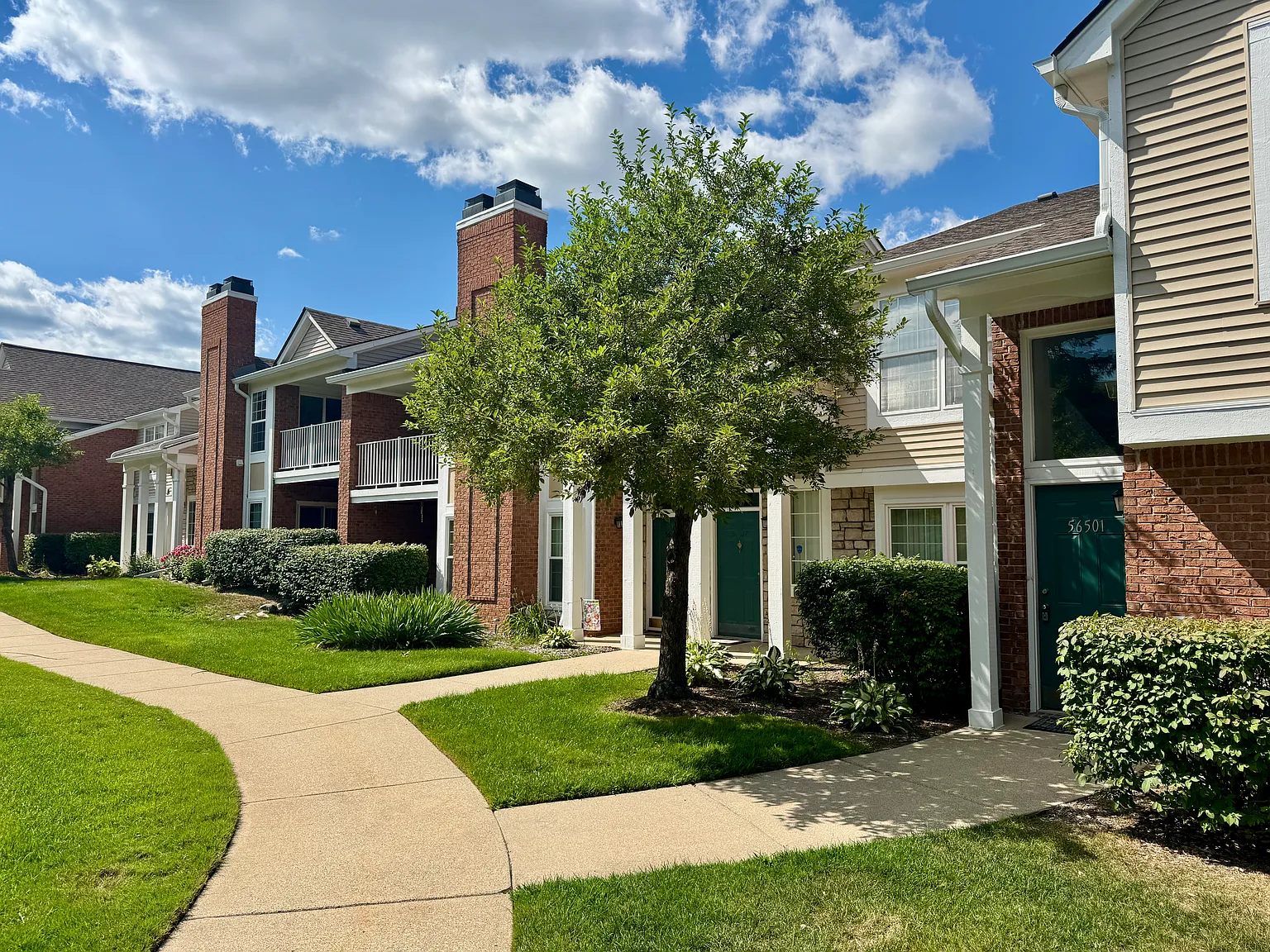 2 bed, 1066 sqft, $1,750 — Photo 2