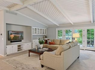 461 Peavey Ln, Wayzata, MN 55391