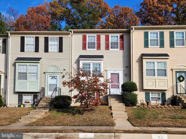 1960 Winslow Ct, Woodbridge, VA 22191