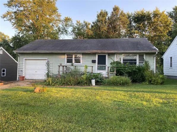 20 Hickory St, Farmington, MO 63640