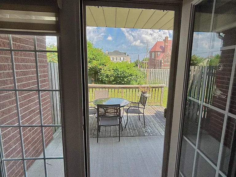 24 Metcalfe St — Photo 9