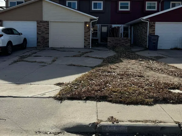 5305 Eastview St, Cheyenne, WY 82001