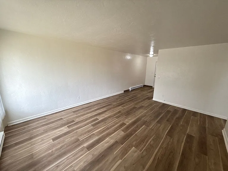 1835 Beach Ave NE #8 — Photo 5