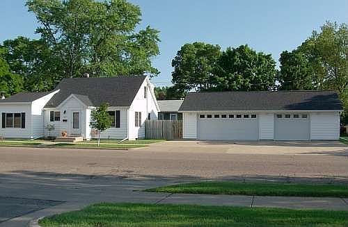 2nd image of 2107 Weston St