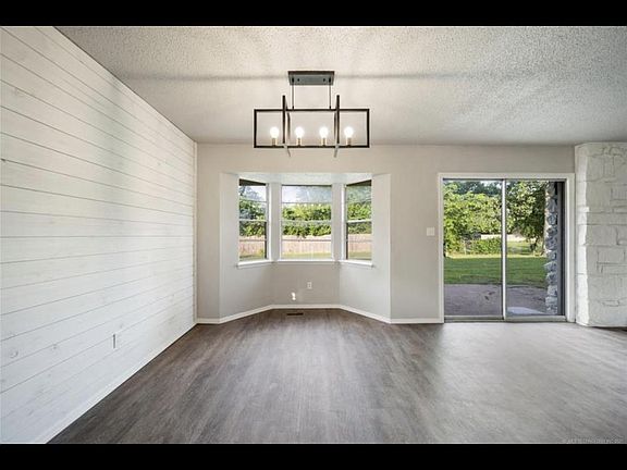 5th image of 9125 E 47th Pl