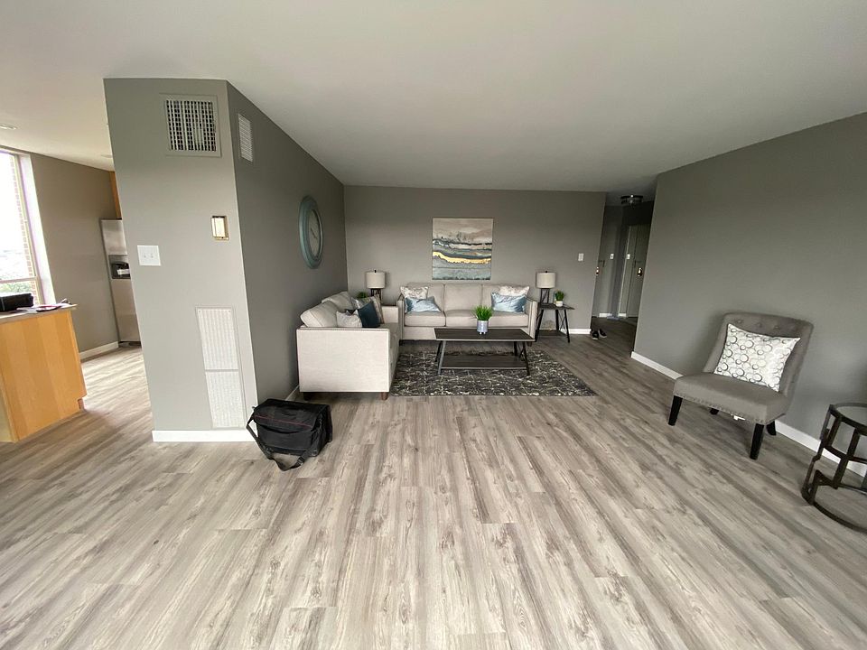 1st image of 480 S Marion Pkwy #11