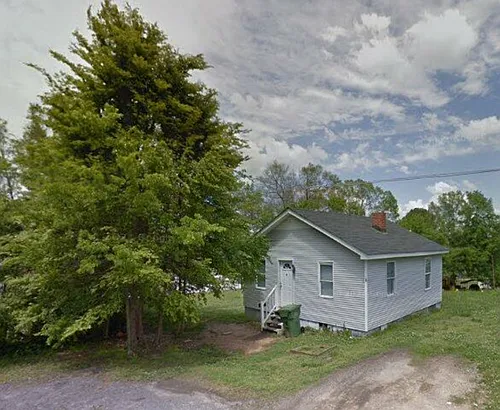 210 Thomas Ln Photo 1