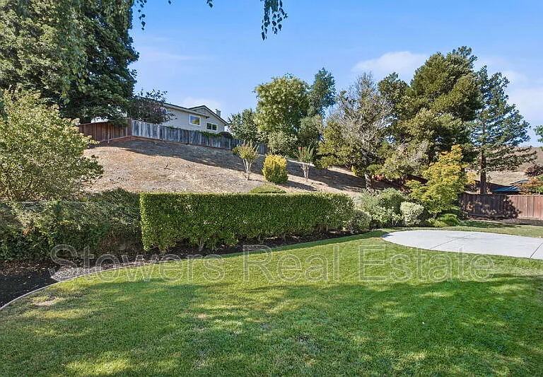 23 Westbourne Ct — Photo 51