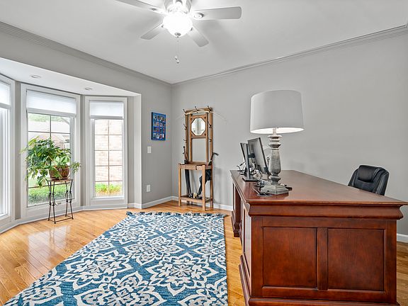 3rd image of 2437 Kingscross Dr