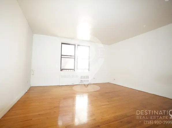 91 Ocean Parkway image 4 of 11