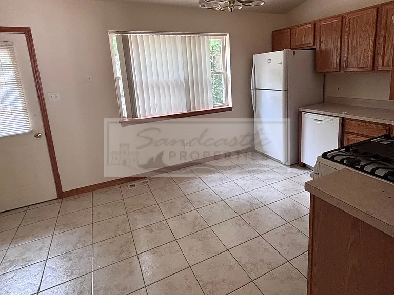 2172 Freedom St #2172 — Photo 4