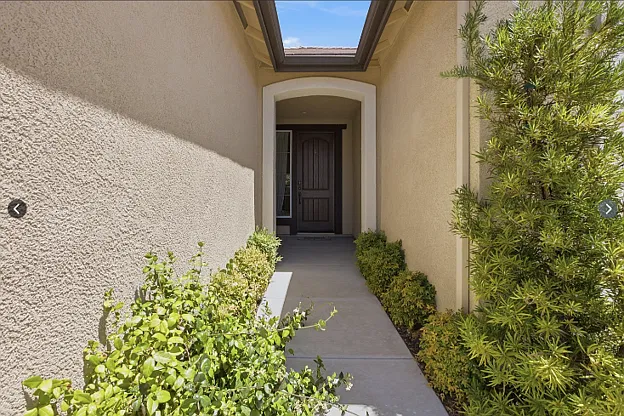 Martha Ave, Tracy — Photo 3