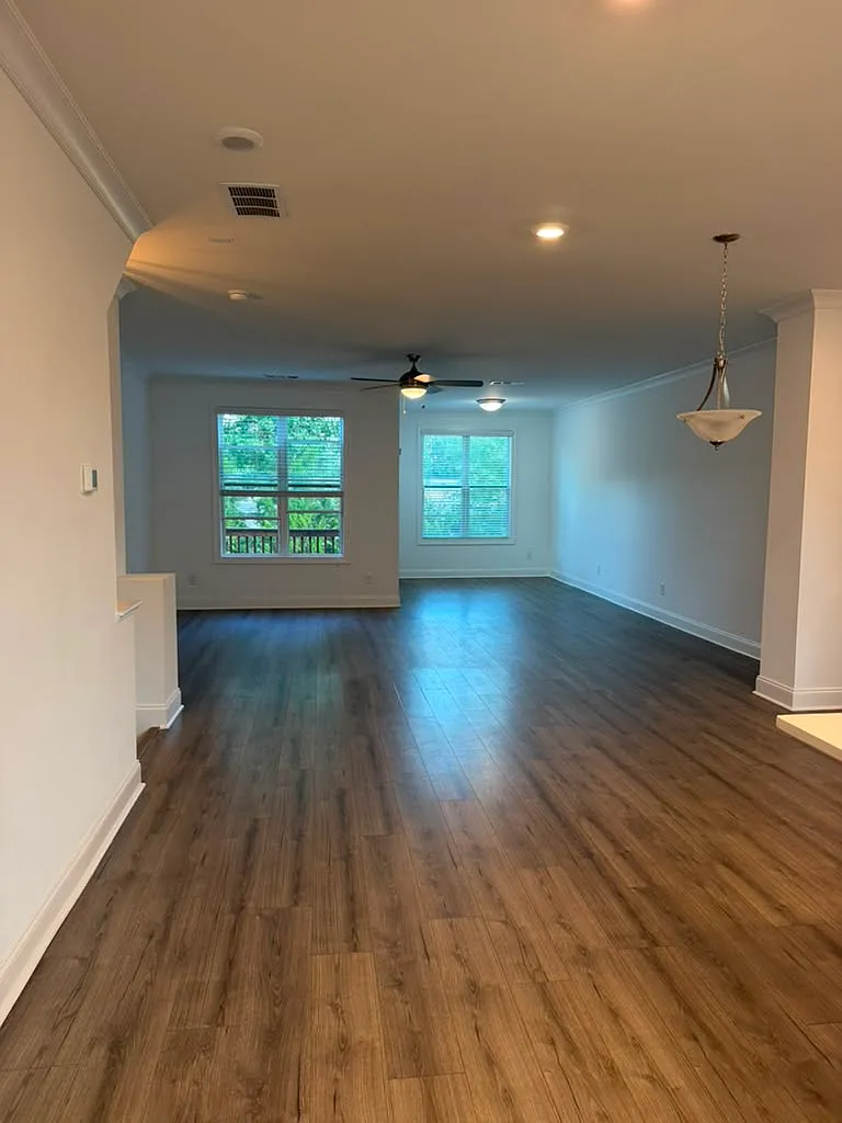 3 bed, 1903 sqft, $3,490 — Photo 4
