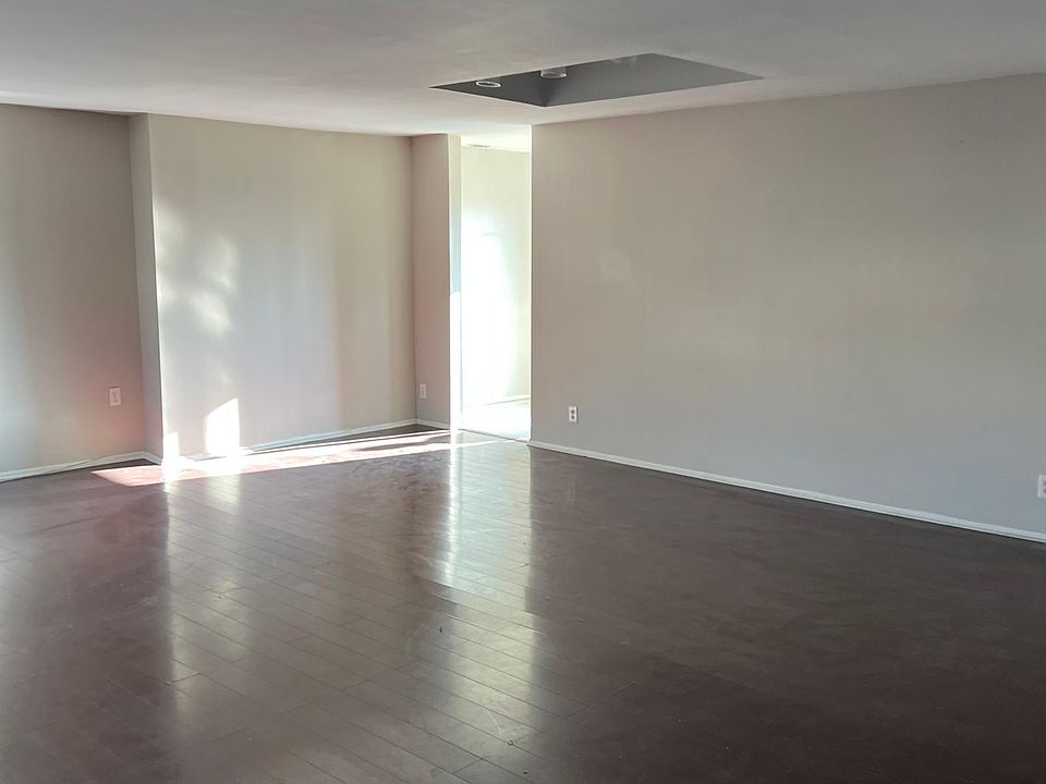 Living room - Open floor plan.