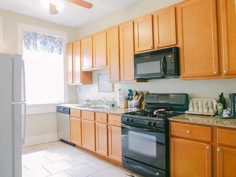 3652 Russell Blvd #A — Photo 6