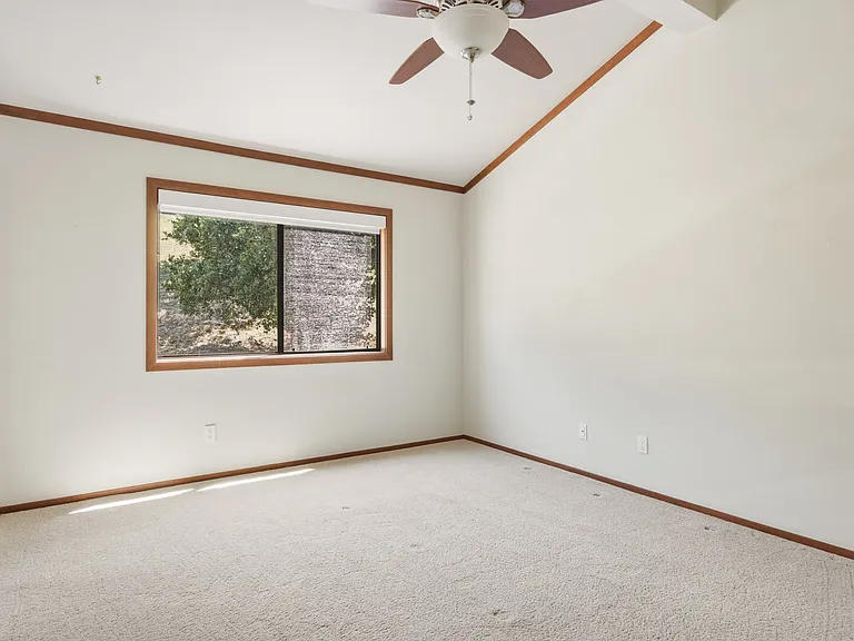 28000 Oakshire Dr — Photo 27