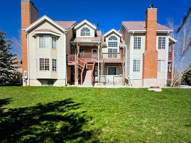 1 bed, 1.5 bath, 870 sqft, $1,950 — Photo 3