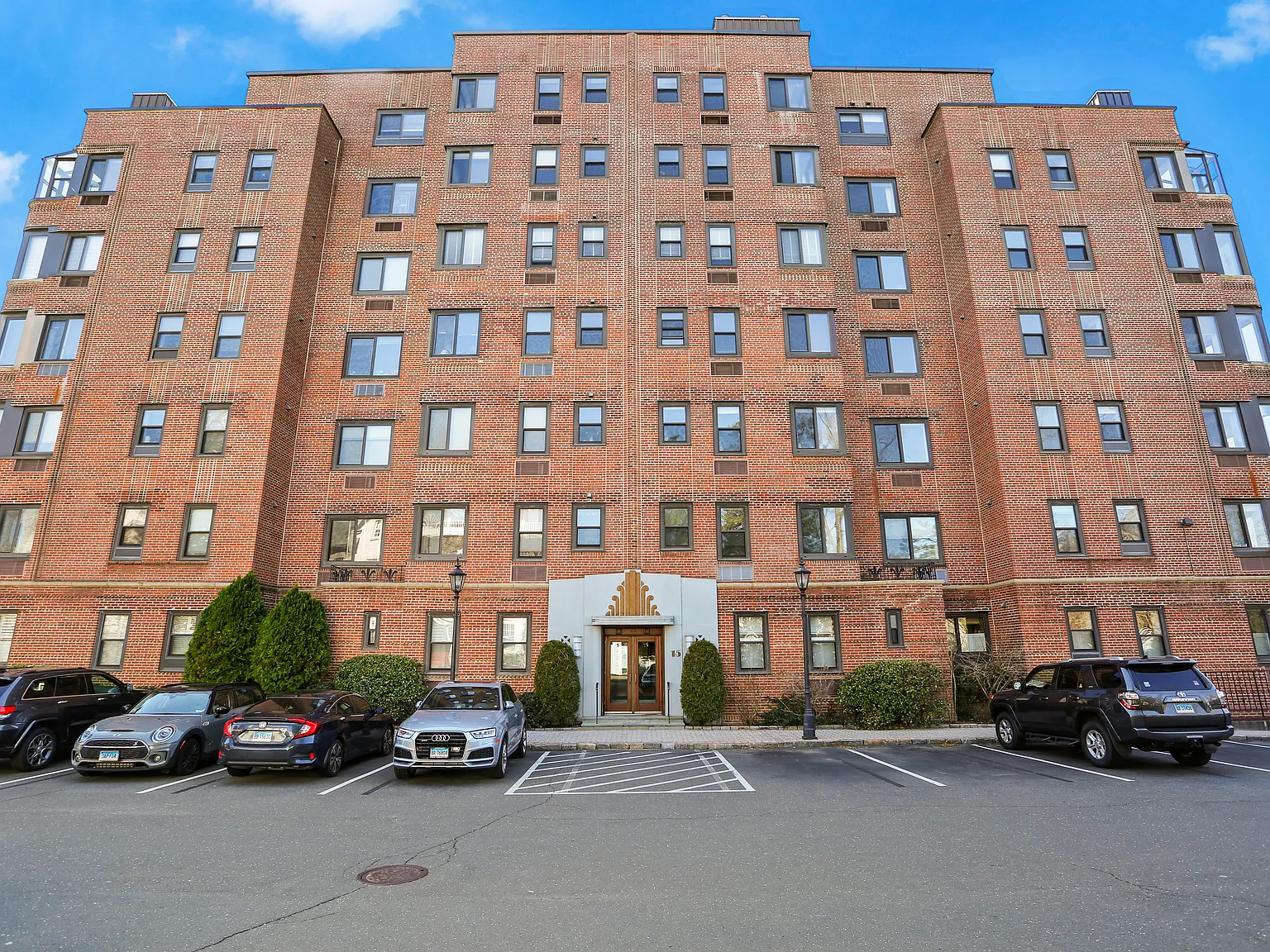 1 bed, 726 sqft, $3,900 — Photo 2
