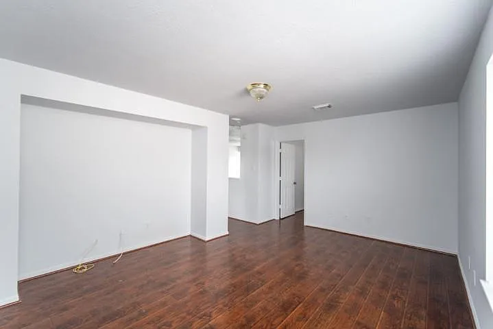2322 Cool Springs Ln — Photo 36