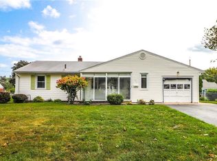 206 Shorecliff Dr, Rochester, NY 14612