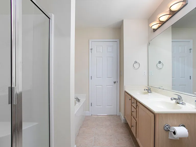 813 Saratoga Dr — Photo 10