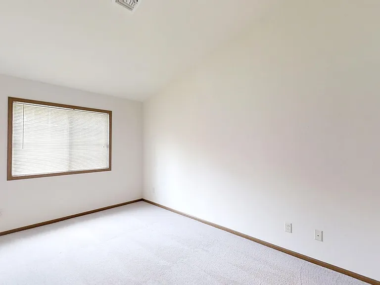 N86W14226 Fond Du Lac Ave #14226 — Photo 16