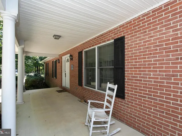 8320 Hudson Dr, La Plata, MD 20646