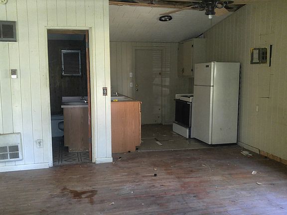 3rd image of 48223 1st St