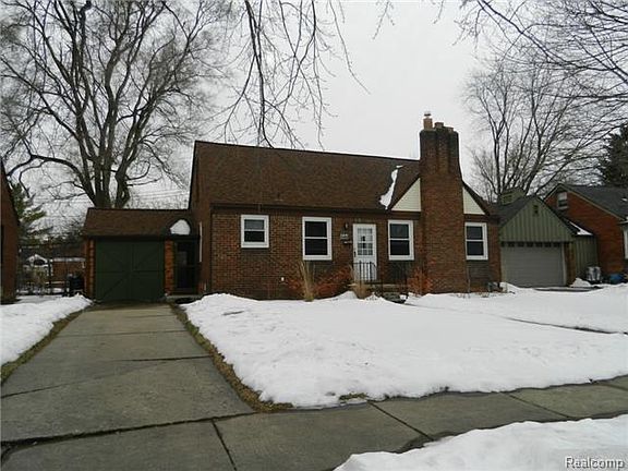 2nd image of 13641 Manhattan Ave