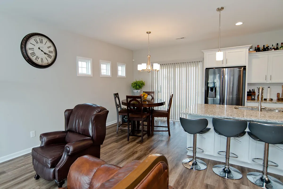 Building Photo - 1437 Kingbird Dr