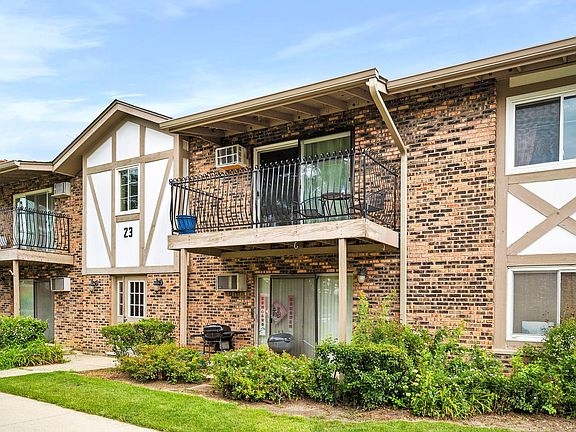 3rd image of 16W525 Lake Dr APT 23-207