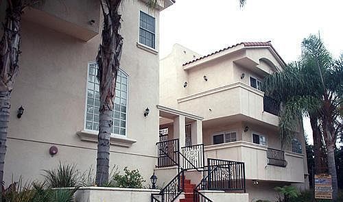1st image of 1742 Barry Ave APT 7