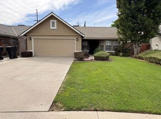 1931 S Stevenson Ct, Visalia, CA 93277