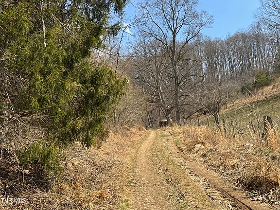 5th image of 6996 Manville Rd