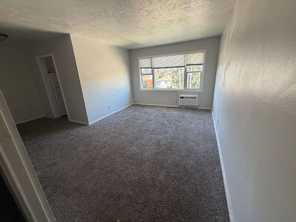 321 W Highland Dr #203