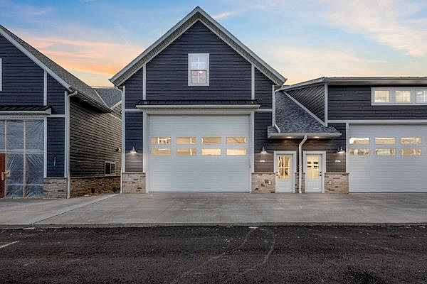 1st image of 844 S 18th Ave #9