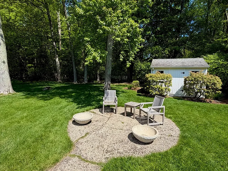 511 Roxbury Rd — Photo 16