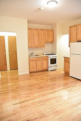 4th image of 1581 E 24th St #D5