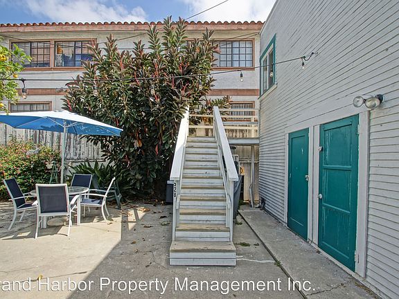 4th image of 528 S Catalina Ave #C
