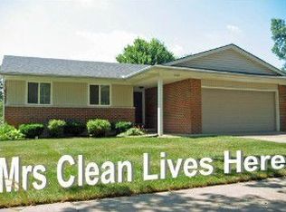 2648 Trailwood Dr, Troy, MI 48083