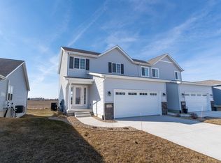 5333 Fernwood Dr, Cedar Falls, IA 50613