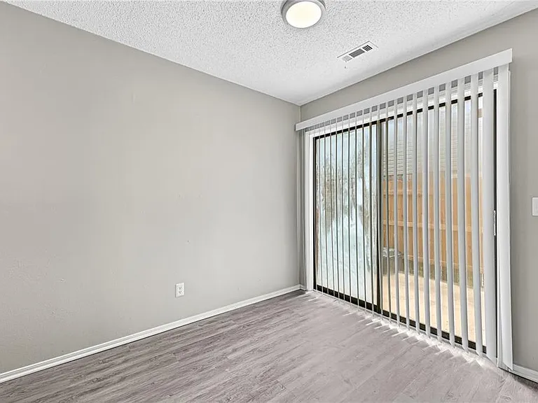 2748 N Arroyo Ave — Photo 5