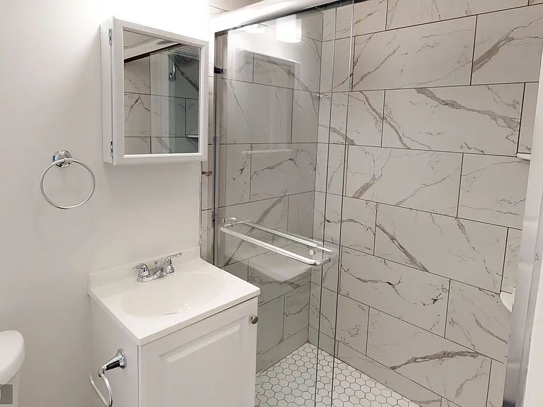 463 Park Dr #15 — Photo 3