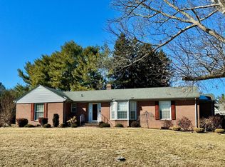 112 Rose Hill Cir, Staunton, VA 24401