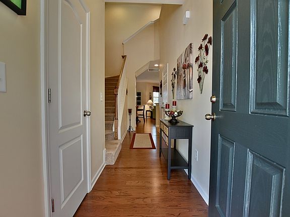 3rd image of 7007 Woodsbay Ln