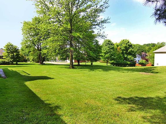 3rd image of 905 Pheasant Cove Dr