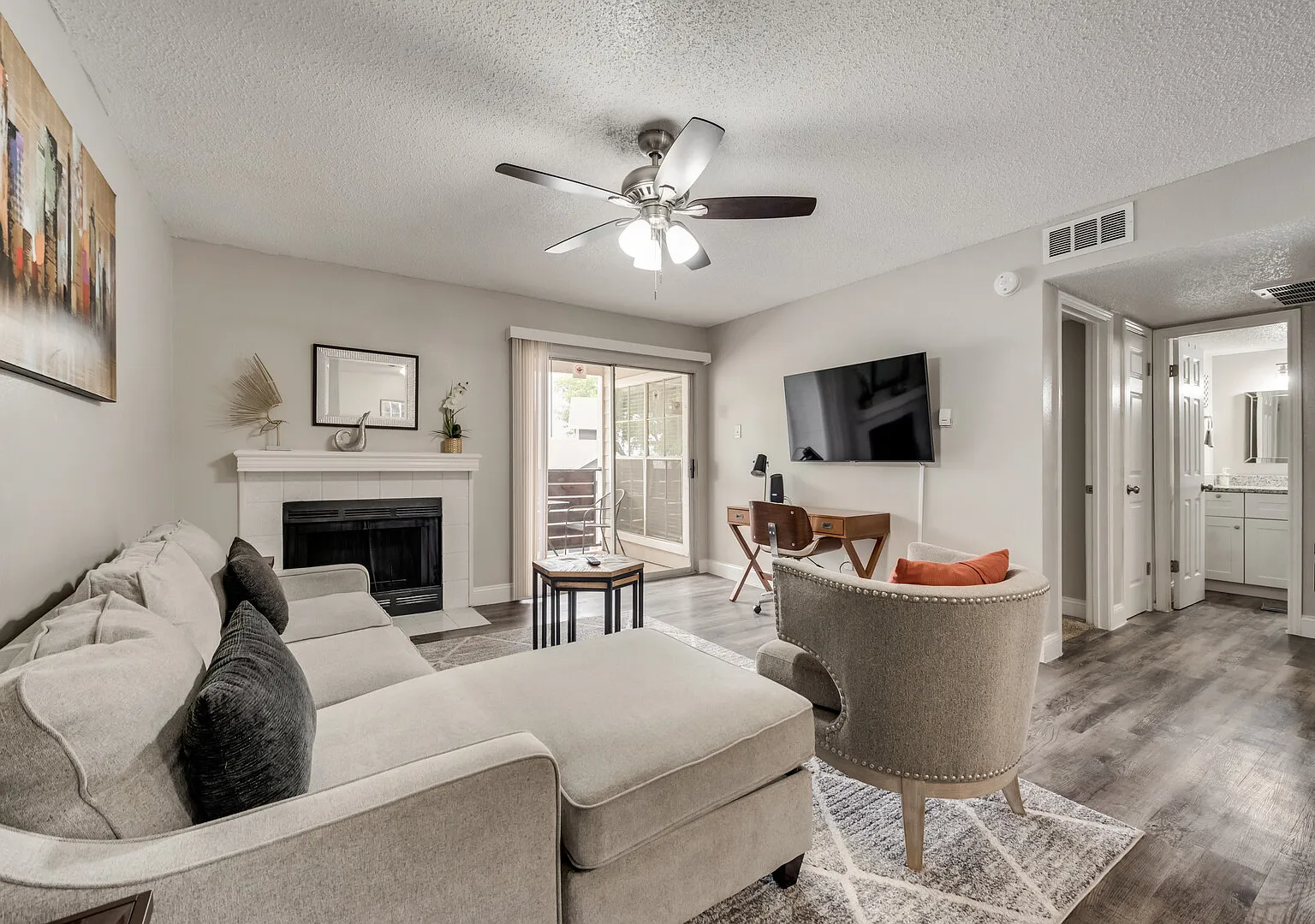 I20 World Cup Stay - 18 min to AT&T - Sleeps 4 - Public Transit — Photo 1