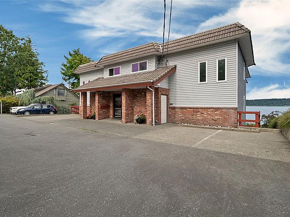 3rd image of 553 Island Hwy S #2